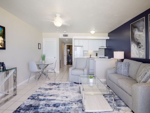 One bedroom Beachfront Condo at Marco Island