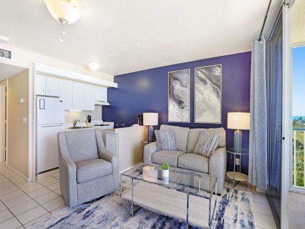 One bedroom Beachfront Condo at Marco Island