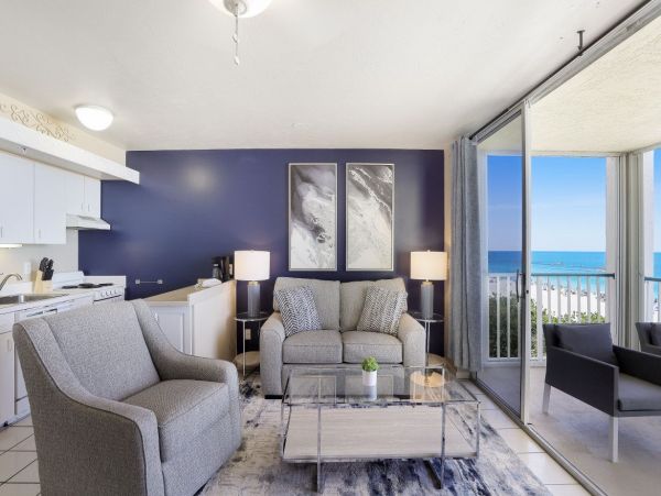 One bedroom Beachfront Condo at Marco Island