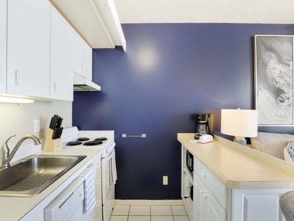 One bedroom Beachfront Condo at Marco Island