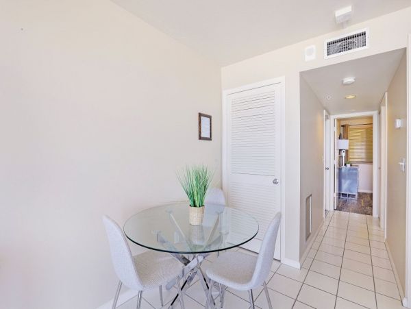 One bedroom Beachfront Condo at Marco Island
