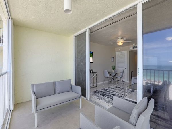One bedroom Beachfront Condo at Marco Island