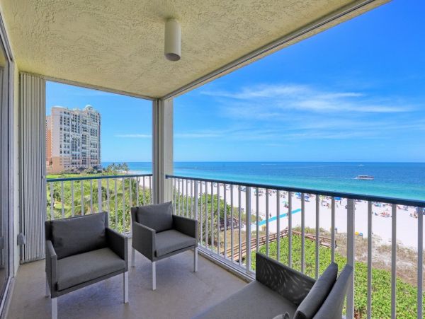 One bedroom Beachfront Condo at Marco Island