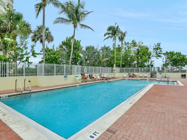 One bedroom Beachfront Condo at Marco Island