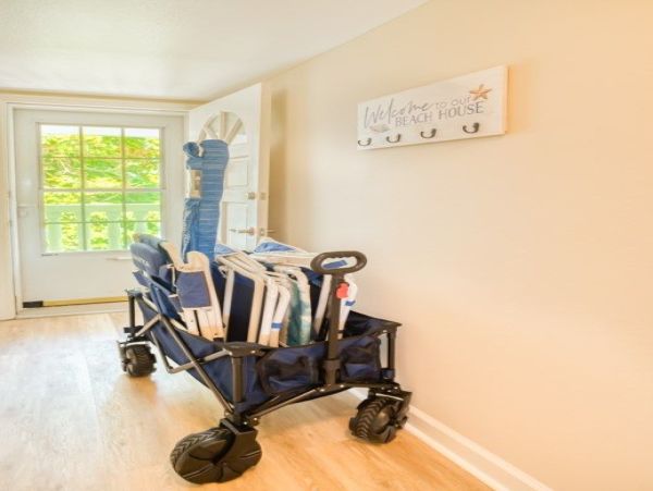 Walk to Beach 2 Bedroom