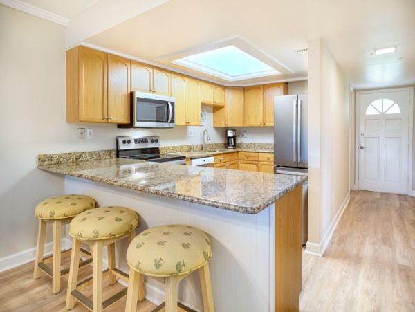 Walk to Beach 2 Bedroom
