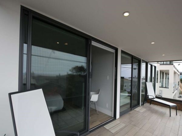 Luxurious 3 Bedroom Beach Home Ocean Views
