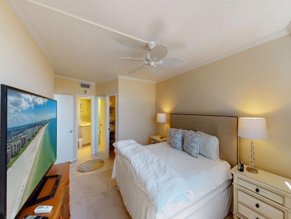Marco Island Condo 1026835