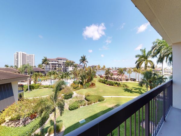 Marco Island Condo 1026837