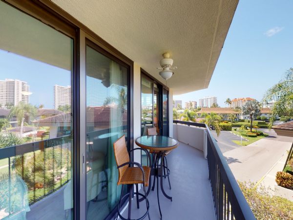 Marco Island Condo 1026837