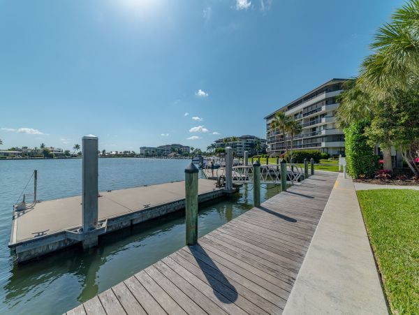 Marco Island Condo 1026837