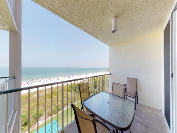 Charming Vacation Condo in Marco Island Full Ocean Views