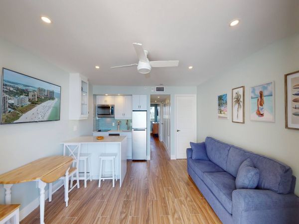 Beautiful Beachfront One Bedroom in Marco Island