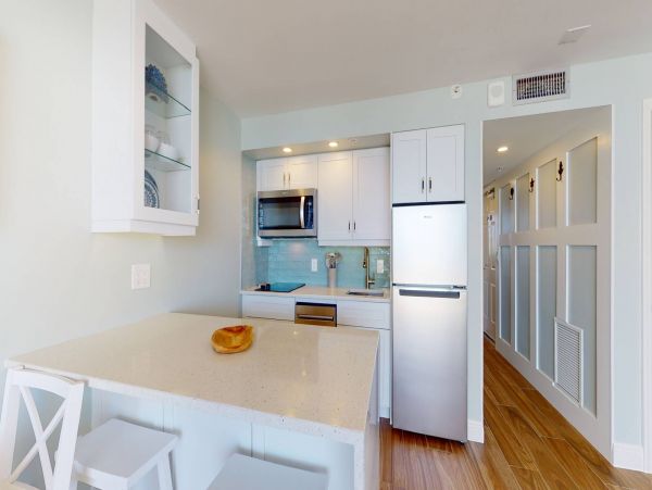 Beautiful Beachfront One Bedroom in Marco Island