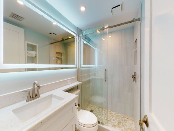 Beautiful Beachfront One Bedroom in Marco Island