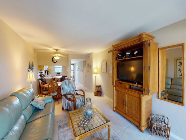 Marco Island Vacation Condo 2 Bedroom Across Street Public Beach Access