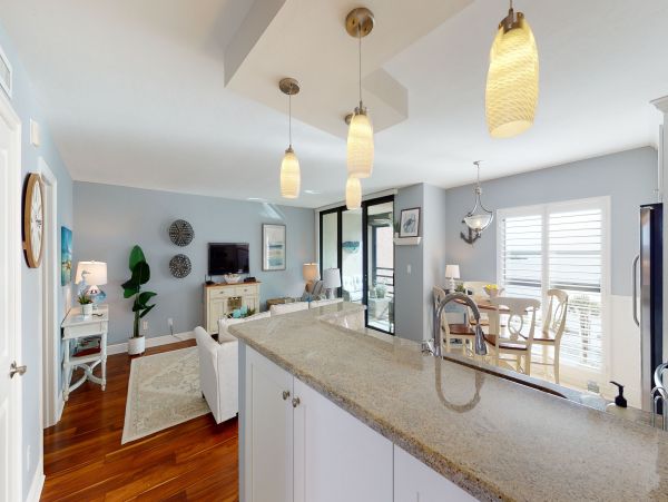 Marco Island Condo 1026847