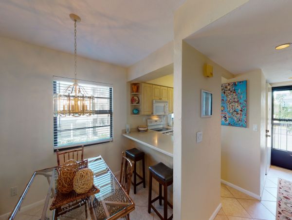 Marco Island Vacation Condo Right Across Street is the Beach Access!