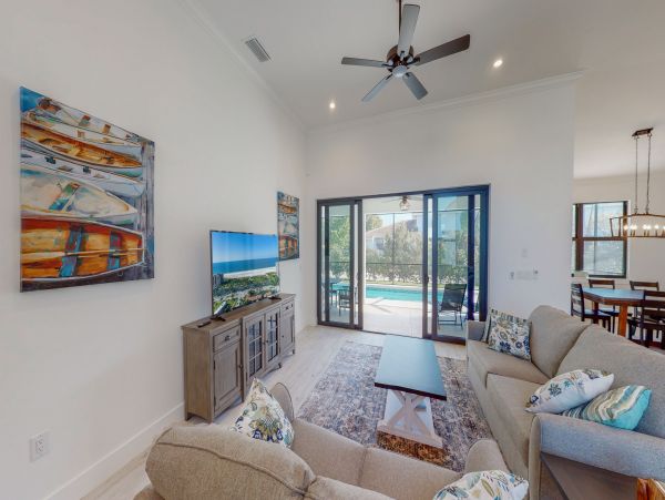 Gorgeous Vacation Pool Home in Marco Island Sleeps 7