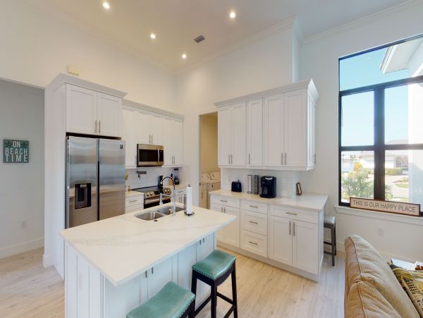 Gorgeous Vacation Pool Home in Marco Island Sleeps 7