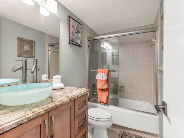 Marco Island Vacation Condo 2 BR Access a Pool & Tennis Court