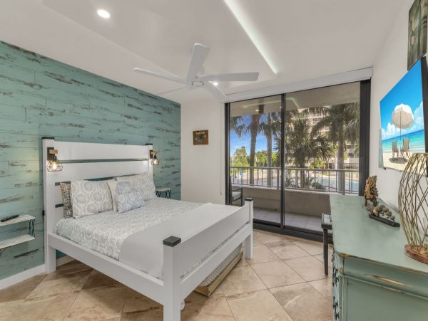 Marco Island Vacation Condo 2 BR Access a Pool & Tennis Court