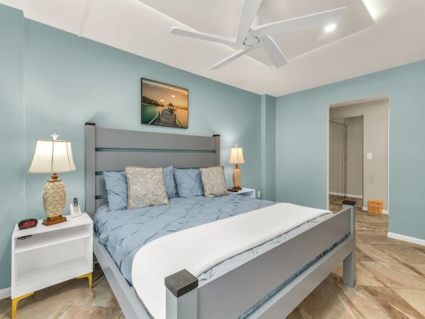 Marco Island Vacation Condo 2 BR Access a Pool & Tennis Court