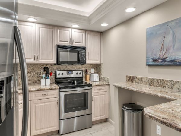 Marco Island Vacation Condo 2 BR Access a Pool & Tennis Court