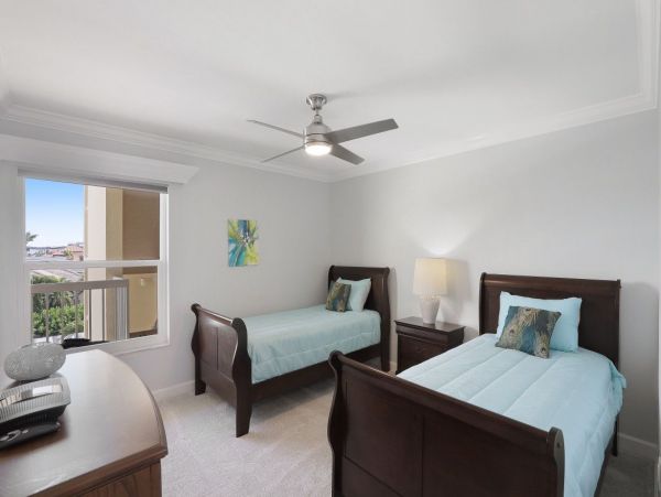 One Block to South Beach