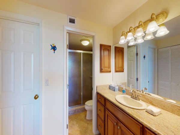 Lovely 2 Bedroom Condo in Marco Island Sleeps 4