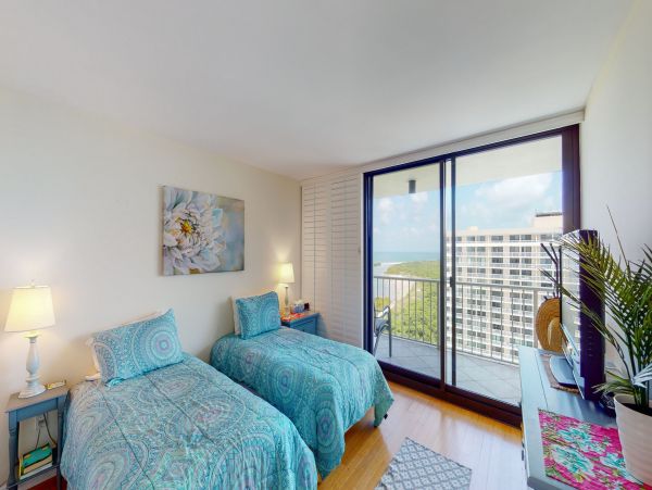Lovely 2 Bedroom Condo in Marco Island Sleeps 4