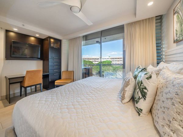 Luxury Oceanfront Vacation Condo in Kihei Two Bedroom