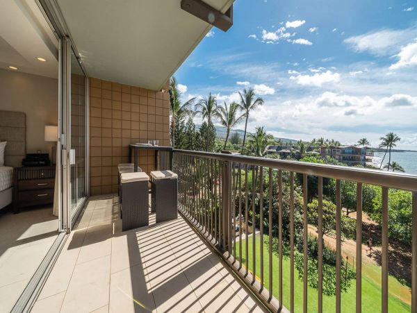 Luxury Oceanfront Vacation Condo in Kihei Two Bedroom