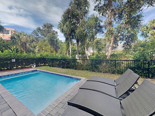 Destin Walk to Beach Six Bedroom Vacation Home with Pool