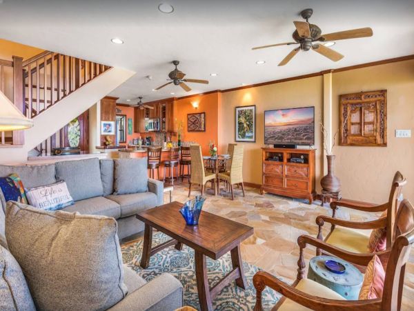 Lahaina Oceanfront Four Bedroom Vacation Home Rental