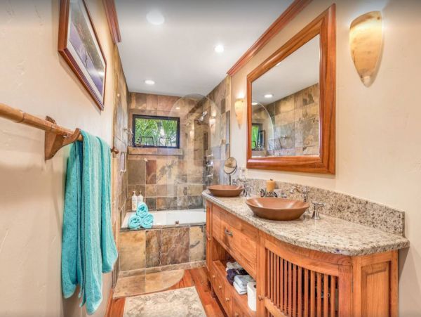 Lahaina Oceanfront Four Bedroom Vacation Home Rental