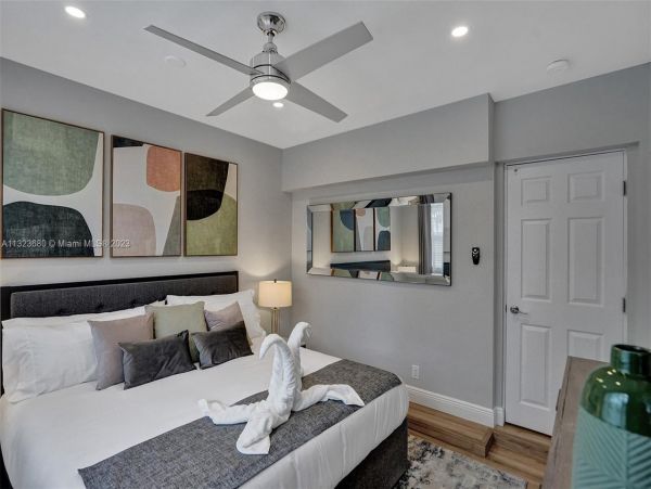 8 Bedroom Pool Vacation Home with Luxury Amenities
