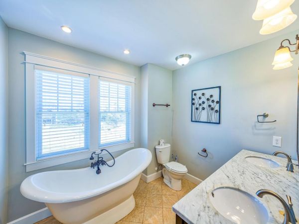Gorgeous 6 Bedroom Oceanfront Home with Pool & Game Room