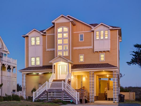 Gorgeous 6 Bedroom Oceanfront Home with Pool & Game Room