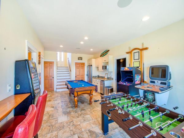 Gorgeous 6 Bedroom Oceanfront Home with Pool & Game Room