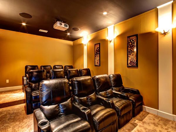 Gorgeous 6 Bedroom Oceanfront Home with Pool & Game Room