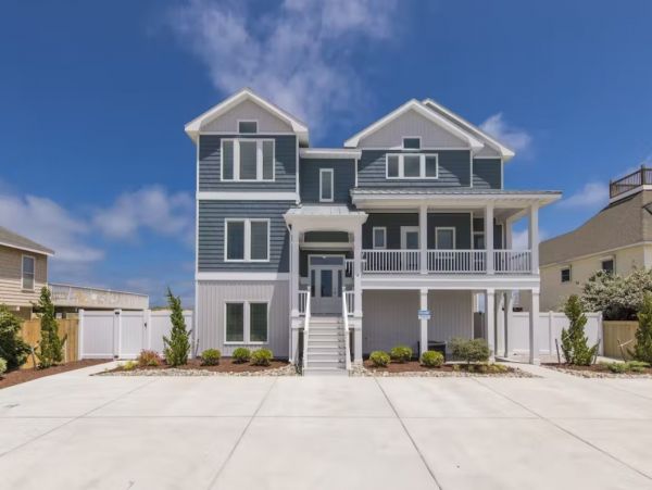 Ocean Front Eight Bedroom Vacation Home in Virginia Beach