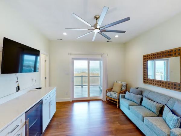 Ocean Front Eight Bedroom Vacation Home in Virginia Beach