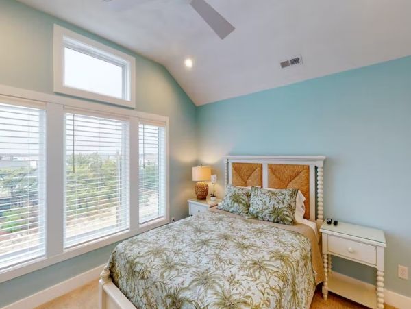 Ocean Front Eight Bedroom Vacation Home in Virginia Beach