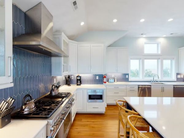 Ocean Front Eight Bedroom Vacation Home in Virginia Beach