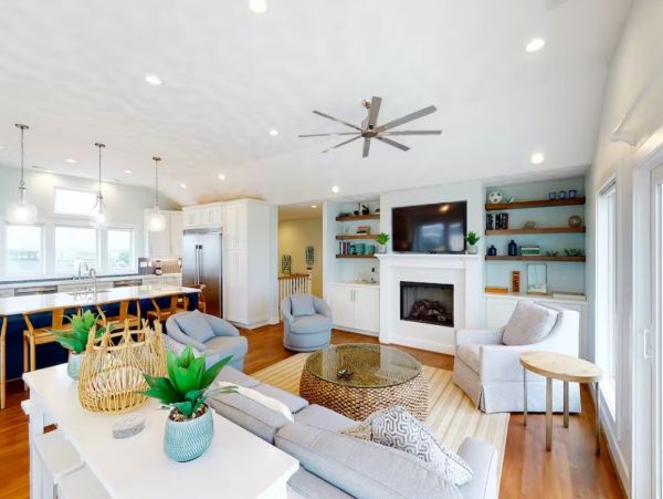 Ocean Front Eight Bedroom Vacation Home in Virginia Beach