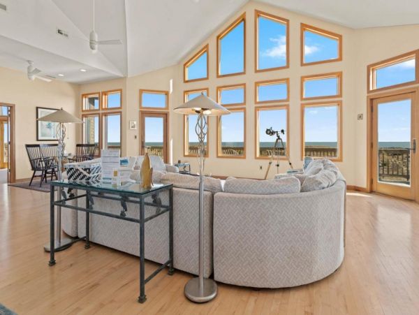 Ocean Front Home with Great Views, Pool, Hot Tub & Theater