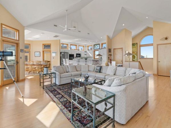 Ocean Front Home with Great Views, Pool, Hot Tub & Theater