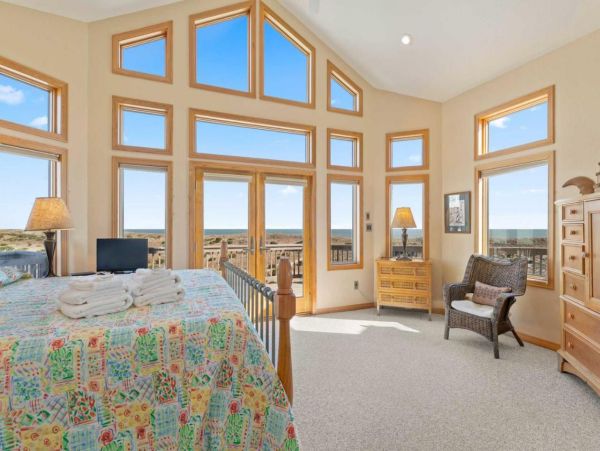 Ocean Front Home with Great Views, Pool, Hot Tub & Theater