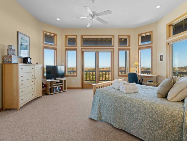 Ocean Front Home with Great Views, Pool, Hot Tub & Theater